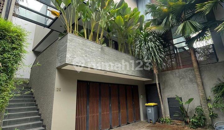 Rumah Cantik dan Mewah Dalam T. House Dekat MRT