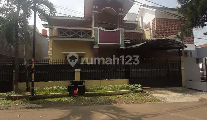 Rumah Asri Lokasi Strategis Di Kebayoran Lama