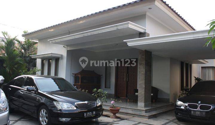 Rumah Cantik Dan Asri Dikawasan Elite 1