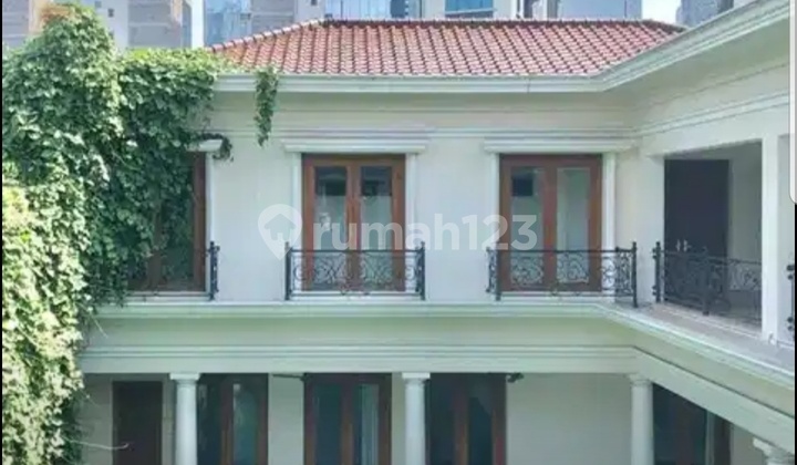 Rumah Mewah Depan Taman Dikawasan Scb Widya Chandra