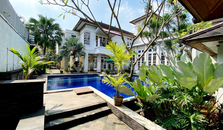 Rumah Mewah Besar dan Asri Dibawah Harga Pasar Rumah Mewah Besar dan Asri Dibawah Harga Pasar