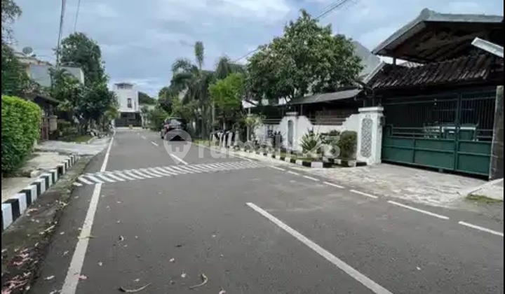 Old and Charming House in an Elite Housing Complex