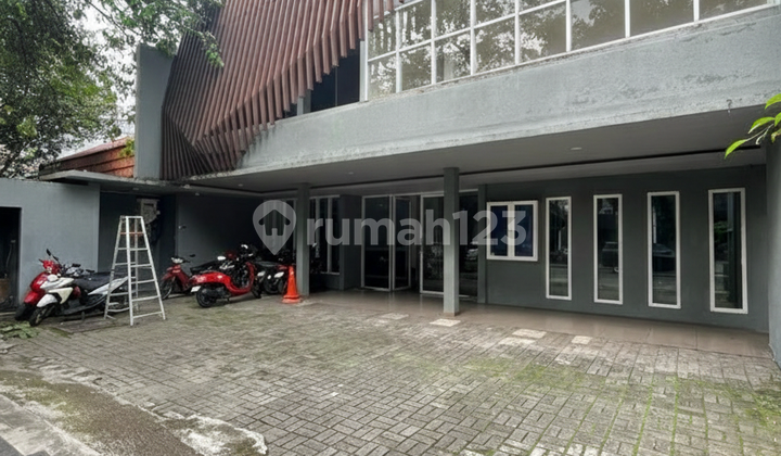 Gedung Mini Lokasi Elit dan Strategis Senopati Area Gedung Mini Lokasi Elit dan Strategis Senopati Area