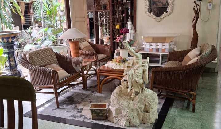 Old House in the Prestigious Ring 1 Menteng Location