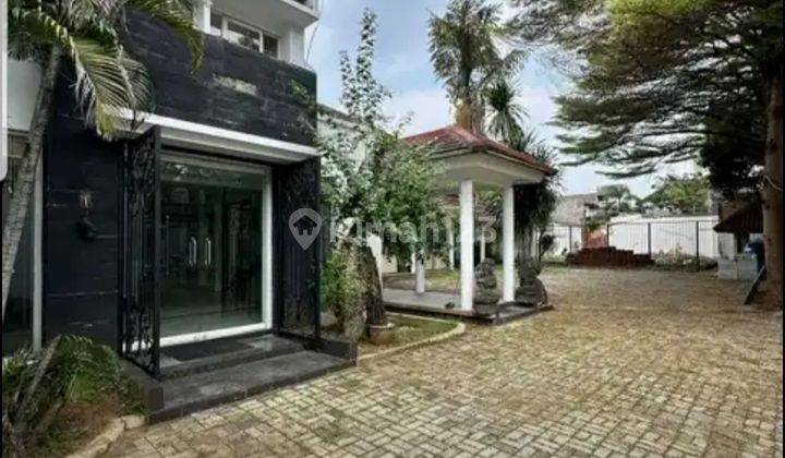 Rumah Besar Dan Asri Dikawasan Elite Menteng 1