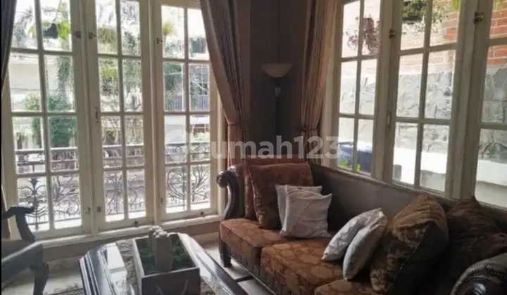 Rumah Mewah Bergaya American Classic Di Cempaka Putih 2