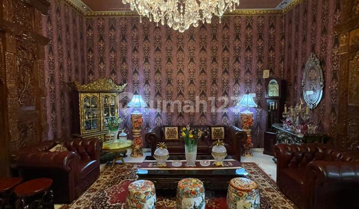 Ethnic and Serene House in the First Ring Prestigious Area