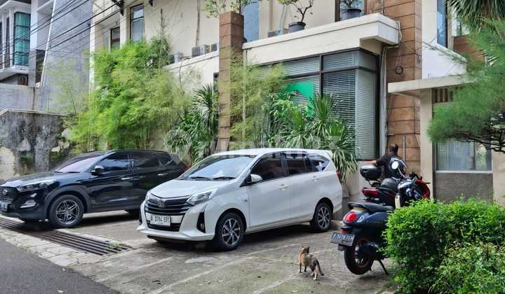 Sell Fast & Cheap Strategic Location Building in Kebayoran Baru