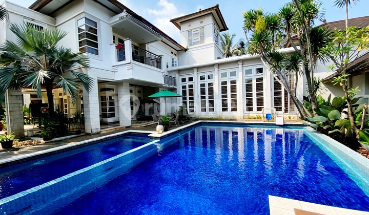 Rumah Mewah Besar dan Asri Dibawah Harga Pasar