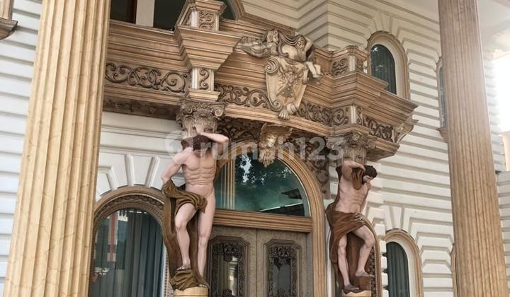 Rumah Mewah Bergaya Renaisance Di Pondok Indah