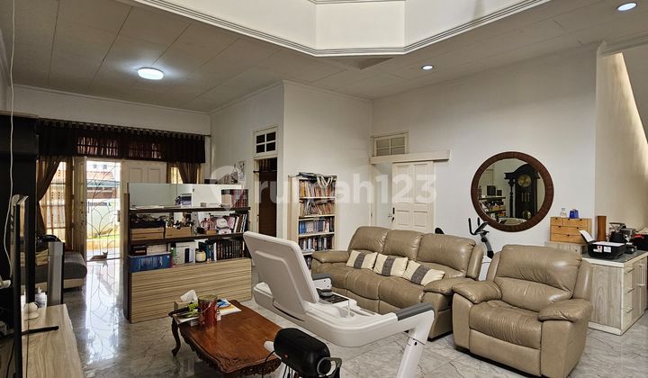 Rumah Cantik Dan Asri Dikawasan Premiun P. Indah 2