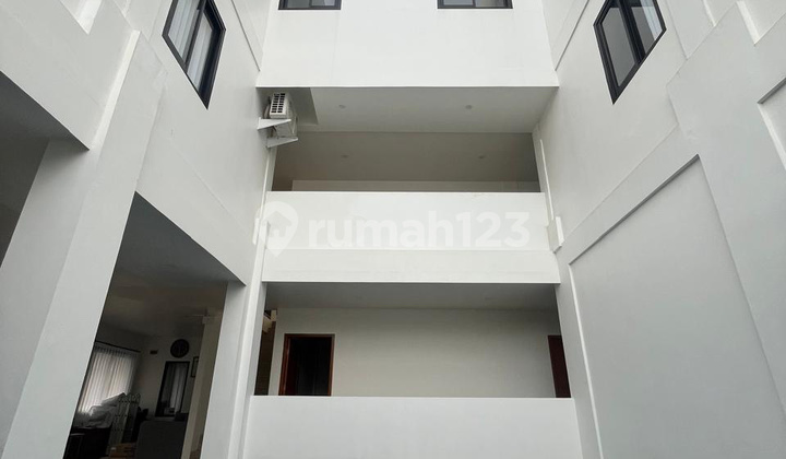 Modern 21-Room Guest House in Pecatu, South Kuta Modern 21-Room Guest House in Pecatu, South Kuta