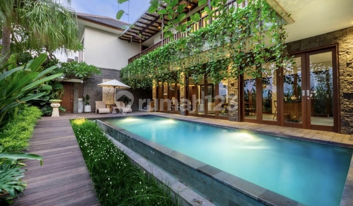 2 Unit Villa di Pantai Batubolong Canggu Full Furnished