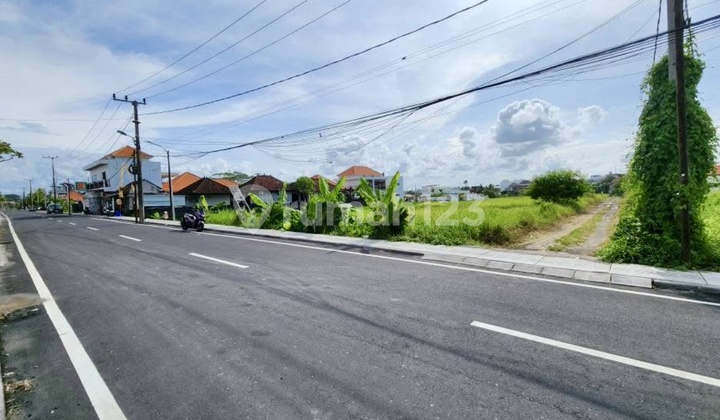 Land on Main Street, 200 Meters to Cemagi Beach, Tourism Zone.