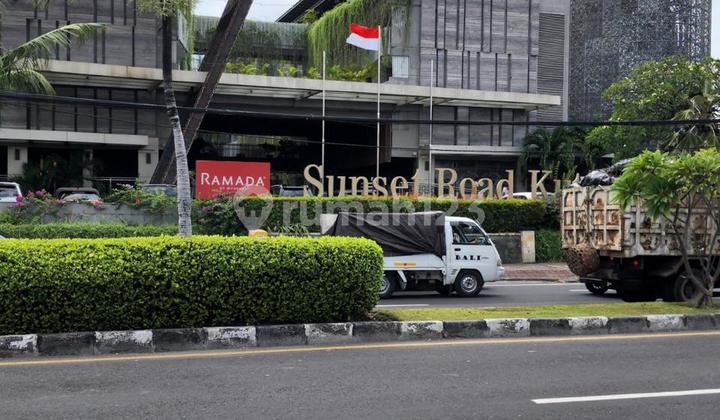 Tanah Jalan Raya Sunset Road Kuta Depan Hotel Ramada