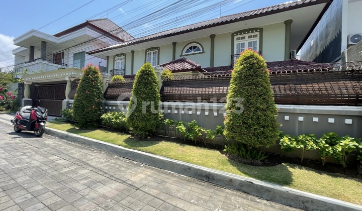 Rumah Mewah Style Eropa Dekat Plaza Renon Denpasar 2