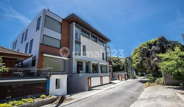 3-Star Hotel in Central Renon Denpasar 45 Rooms