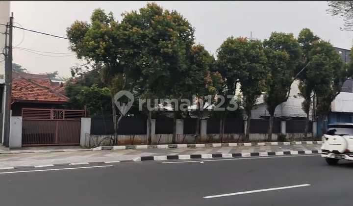 Spacious and Comfortable House in a Strategic Location, Pancoran Mas, Depok Spacious and Comfortable House in a Strategic Location, Pancoran Mas, Depok