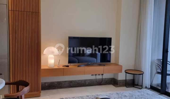 Sewa Apartemen District 8 Senopati 1 Bedroom Lantai Tinggi Furnished