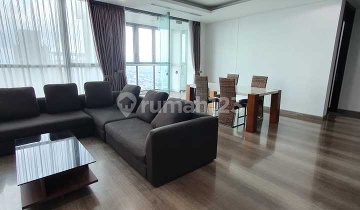 Sewa Apartemen Kemang Village 3 Bedroom Lantai Tengah Furnished 2