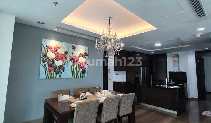 Sewa Apartemen Kemang Village 3 Bedroom Lantai Sedang Furnished 2