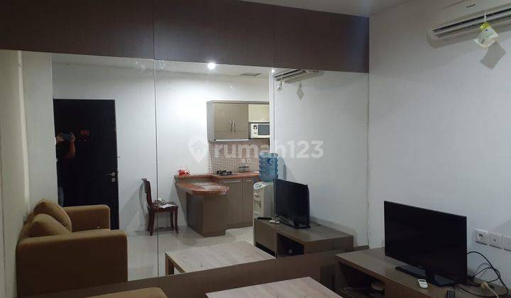 Sewa Apartemen Cosmo Mansion 1 Bedroom Lantai Tinggi Furnished 1