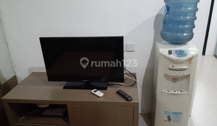 Sewa Apartemen Cosmo Mansion 1 Bedroom Lantai Tinggi Furnished 2