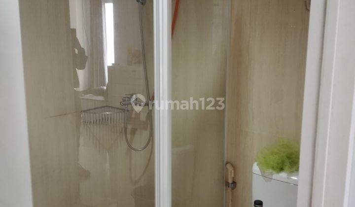 Sewa Apartemen Cosmo Mansion 2 Bedroom Lantai Tengah Furnished 2