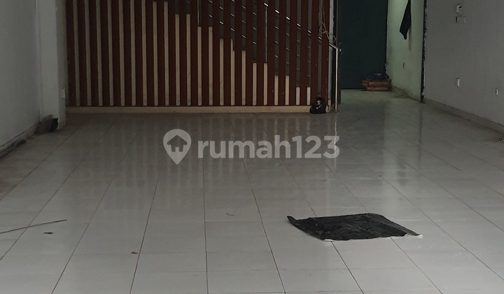 For Rent: Moch Ramdan Ready-to-Occupy Shop House in a Strategic and Business Location 2