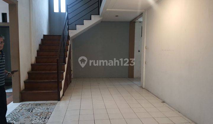 Sewa Rumah 2 Lantai Ditengah Kota Area Perkantoran Dan Bisnis 2