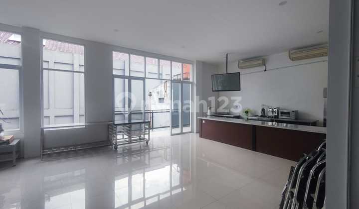 Jual Gedung atau Tempat untuk Usaha Lokasi Bagus Area Bisnis