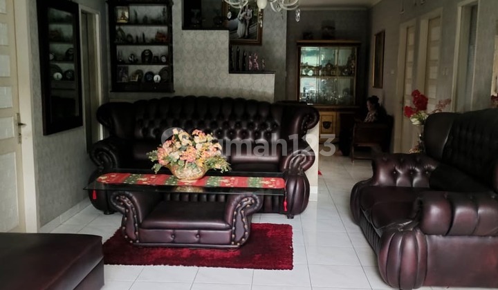 Dijual Rumah Kos 8BR Griya Loka BSD dengan Pool Dijual Rumah Kos 8BR Griya Loka BSD dengan Pool