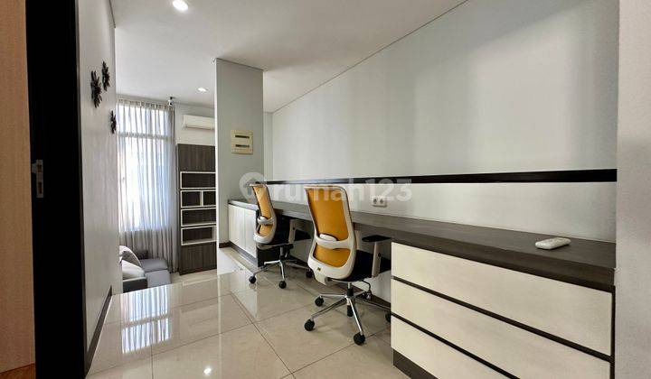 Rumah 3 Lantai Full Furnish di Navapark Bsd City 2