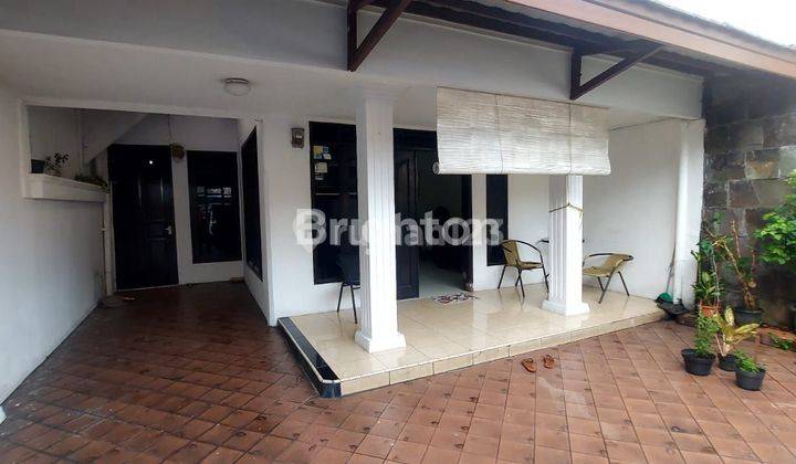 RUMAH DI CAWANG JAKARTA TIMUR, KOKOH DAN STRATEGIS 2