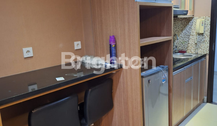 ruang keluarga di sewakan apartemen cantik di