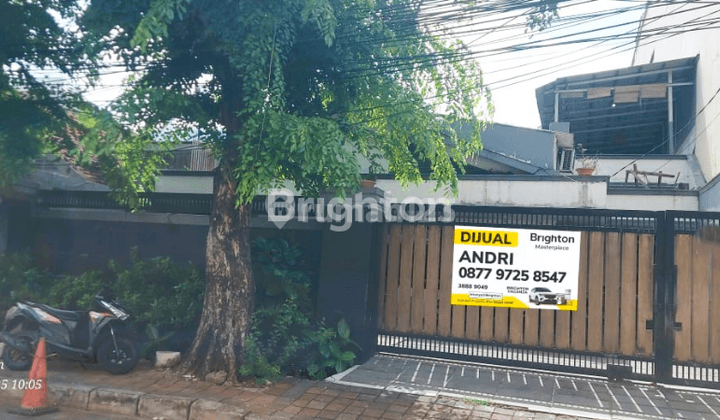 DI JUAL RUMAH STRATEGIS DI CAWANG ROW DEPAN 3 MOBIL - JAKARTA TIMUR 1