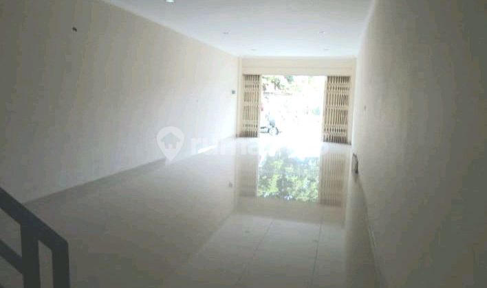 Ready-to-Use Shop House in Pos Pengumben, Kebon Jeruk, West Jakarta 2