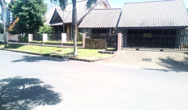 Ready-to-Live House in Cikini Raya Bintaro Sector 7