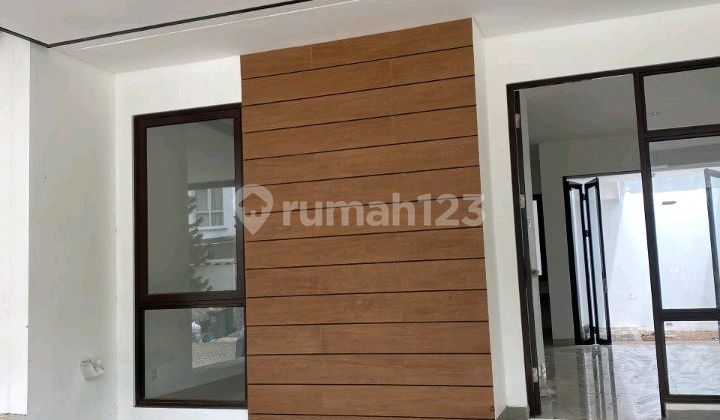 Brand New House Type Azalea di Metlandpuri