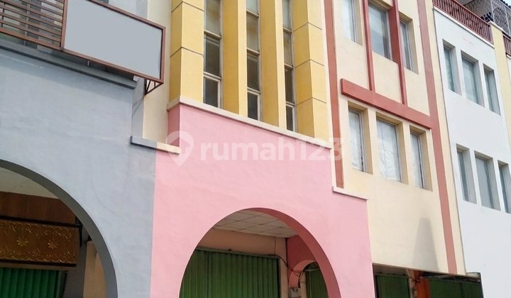 Ready-to-Use Shop House in CBD Mall Ciledug Tangerang 1