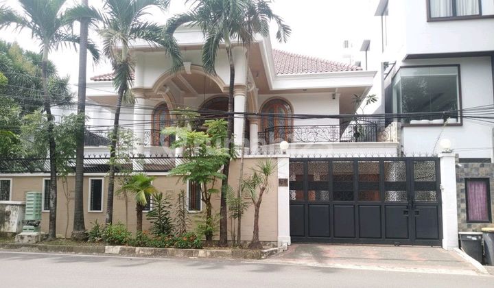 Ready-to-Occupy House in the Green Permata Asri Area, South Jakarta Ready-to-Occupy House in the Green Permata Asri Area, South Jakarta