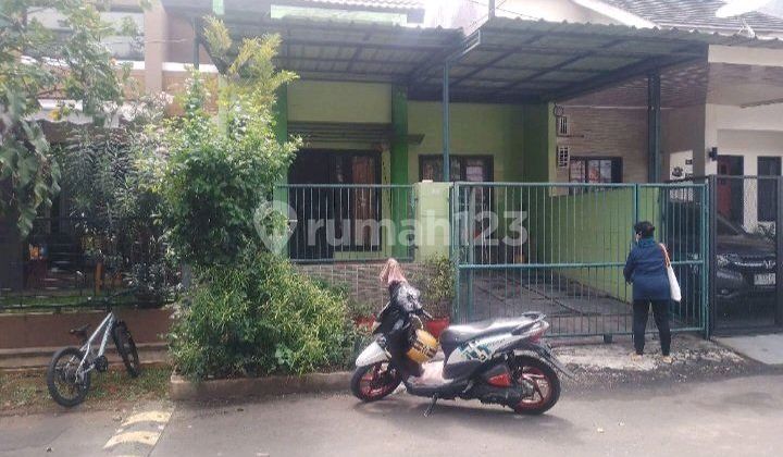 Ready-to-Occupy House in Graha Raya Housing Complex, South Tangerang 1