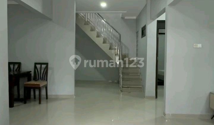 Ready-to-Live House in Mahagoni Park Bintaro Jaya 2