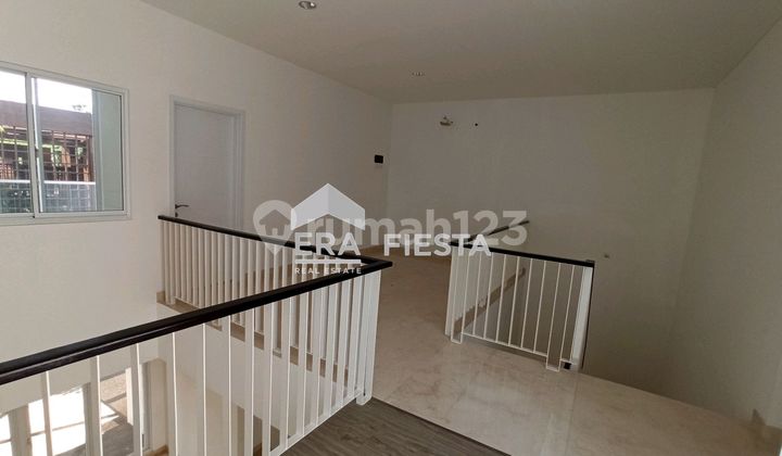 Rumah 2 Lantai Lokasi Dekat..cocok Untuk Tempat Tinggal 2