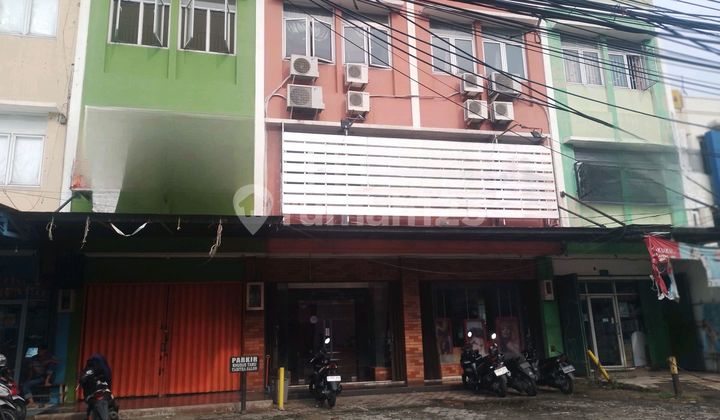 Ready-to-Use Shophouse for Business in Ciledug, Tangerang City