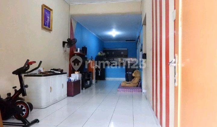 Whose house is occupied in Taman Kenari Cluster, South Tangerang. 2