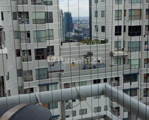Sewa Apartemen Sudirman Park 2 Bedroom Lantai Sedang Furnished 13
