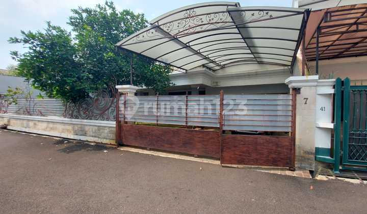 Dijual Rumah di Taman Radio Dalam 5 Kamar Tidur Aman Dan Nyaman