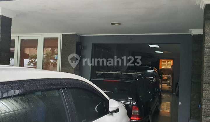 Dijual Rumah di Panglima Polim 1,5 Lantai 3+1 Kamar Tidur Furnished Dijual Rumah di Panglima Polim 1,5 Lantai 3+1 Kamar Tidur Furnished