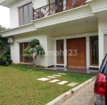 Dijual Rumah di Pejaten Barat 5 Bedrooms Semi Furnished Nyaman 1